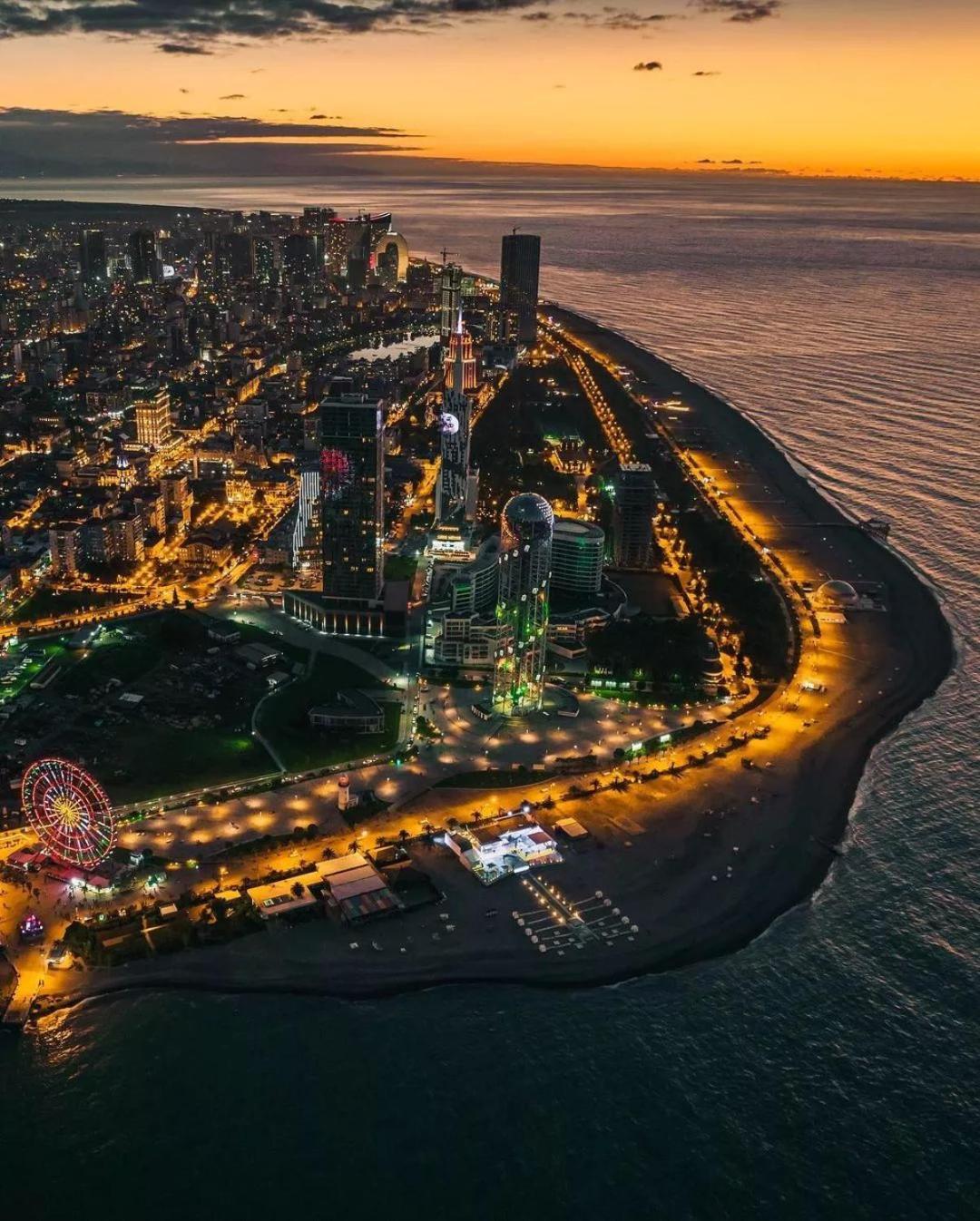Elegance Sea View Aparthotel In Orbi City Batumi Eksteriør bilde